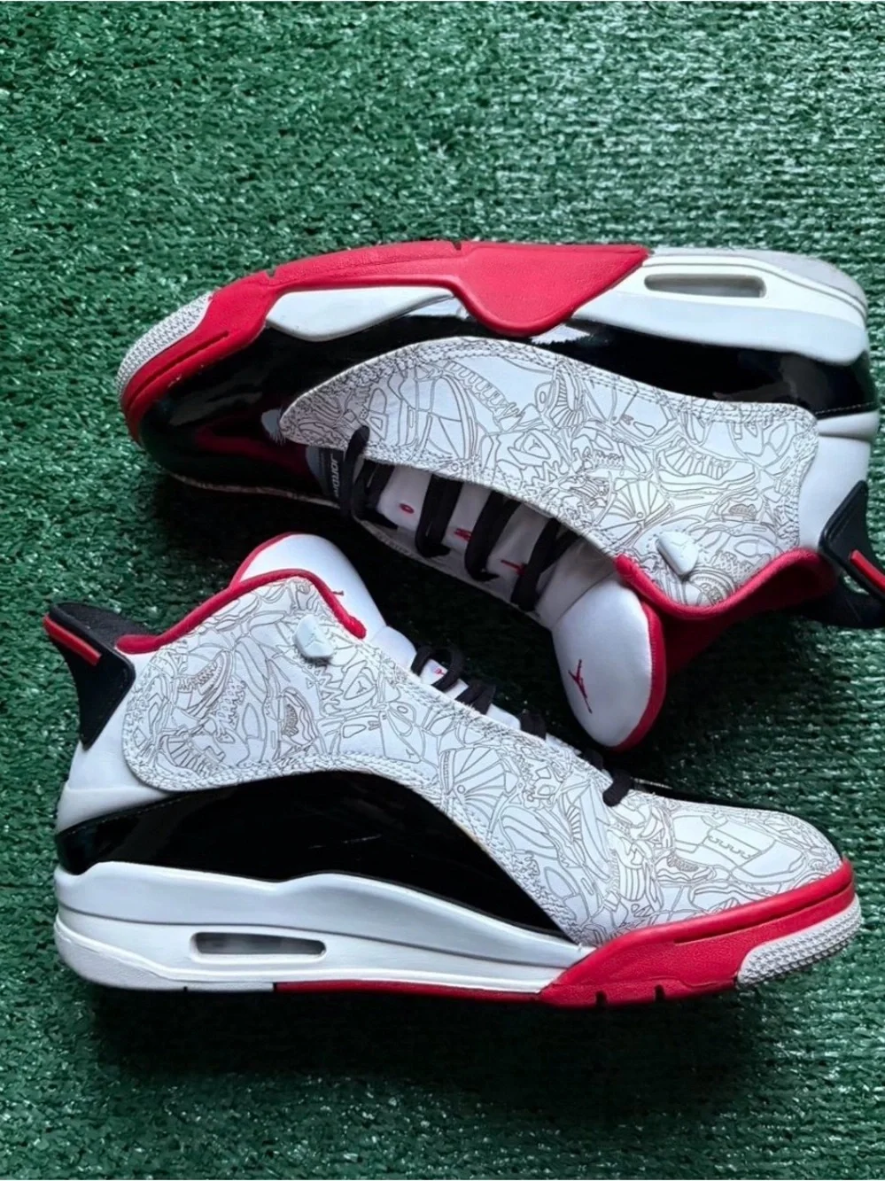 Jordan Low-Top Sneakers in Red/Black/White